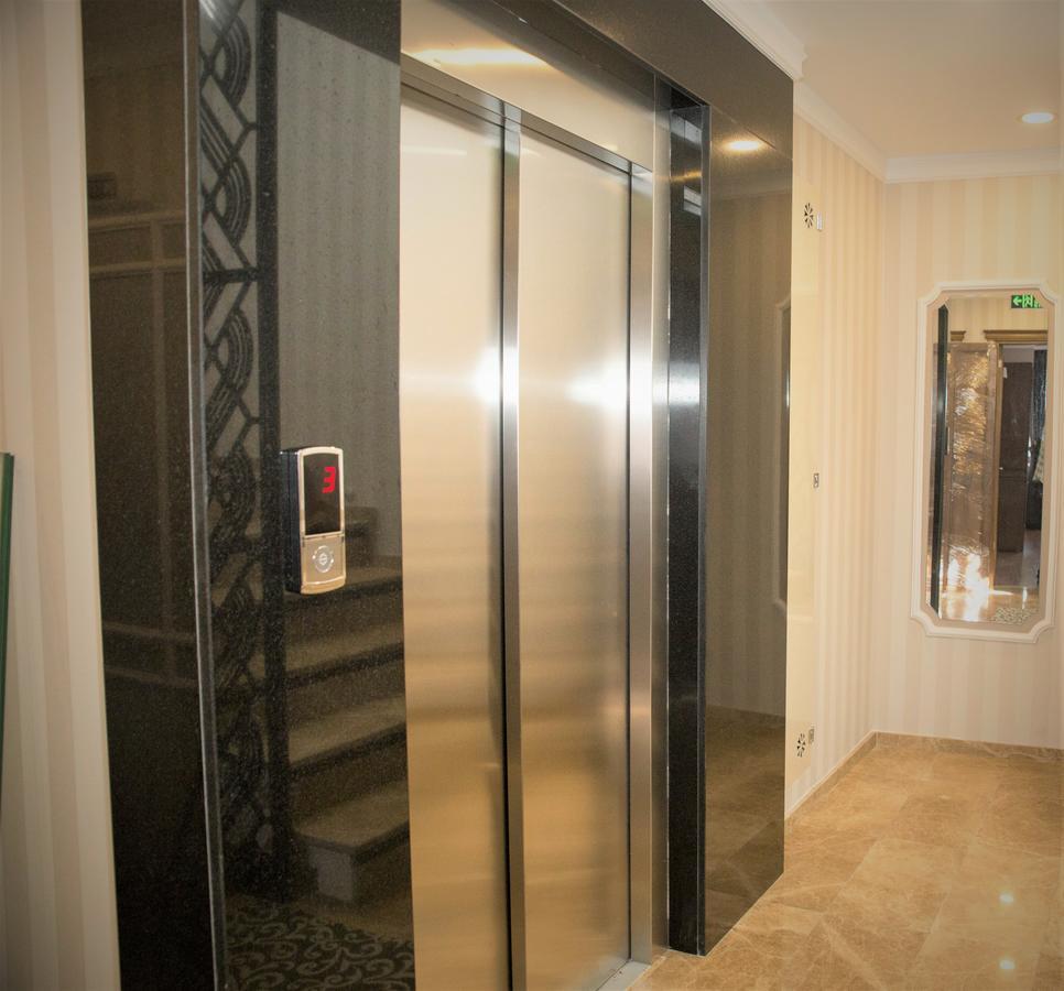 Ahmet Efendi Konagi Hotel Isztambul Kültér fotó A residential elevator